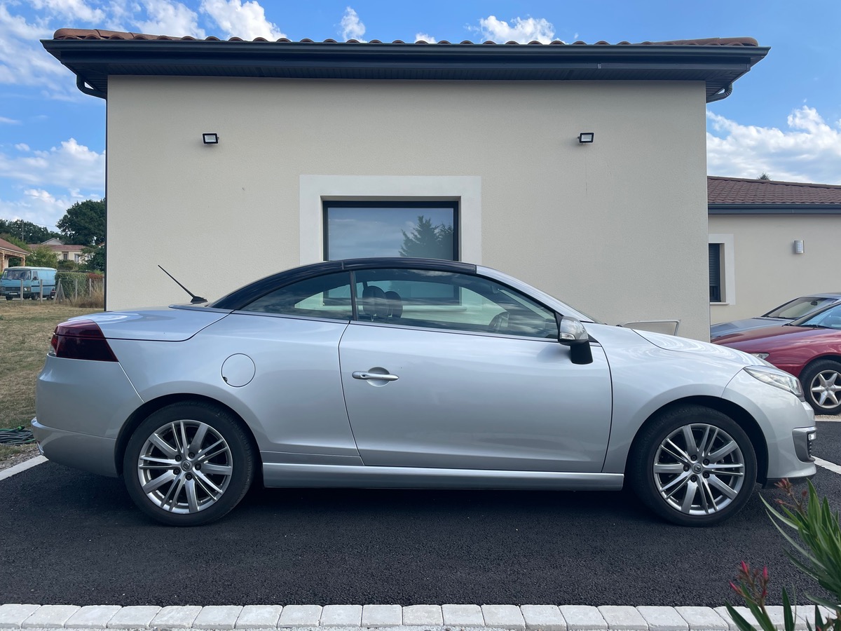 RENAULT Megane III CC 1.5 dCi (110 ch)