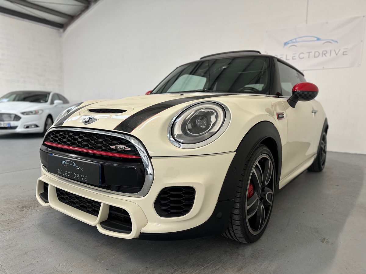 Mini Cooper III (F56) 2.0 231cv JCW BVA6 Harman Kardon / Toit Ouvrant / Echappement Sport