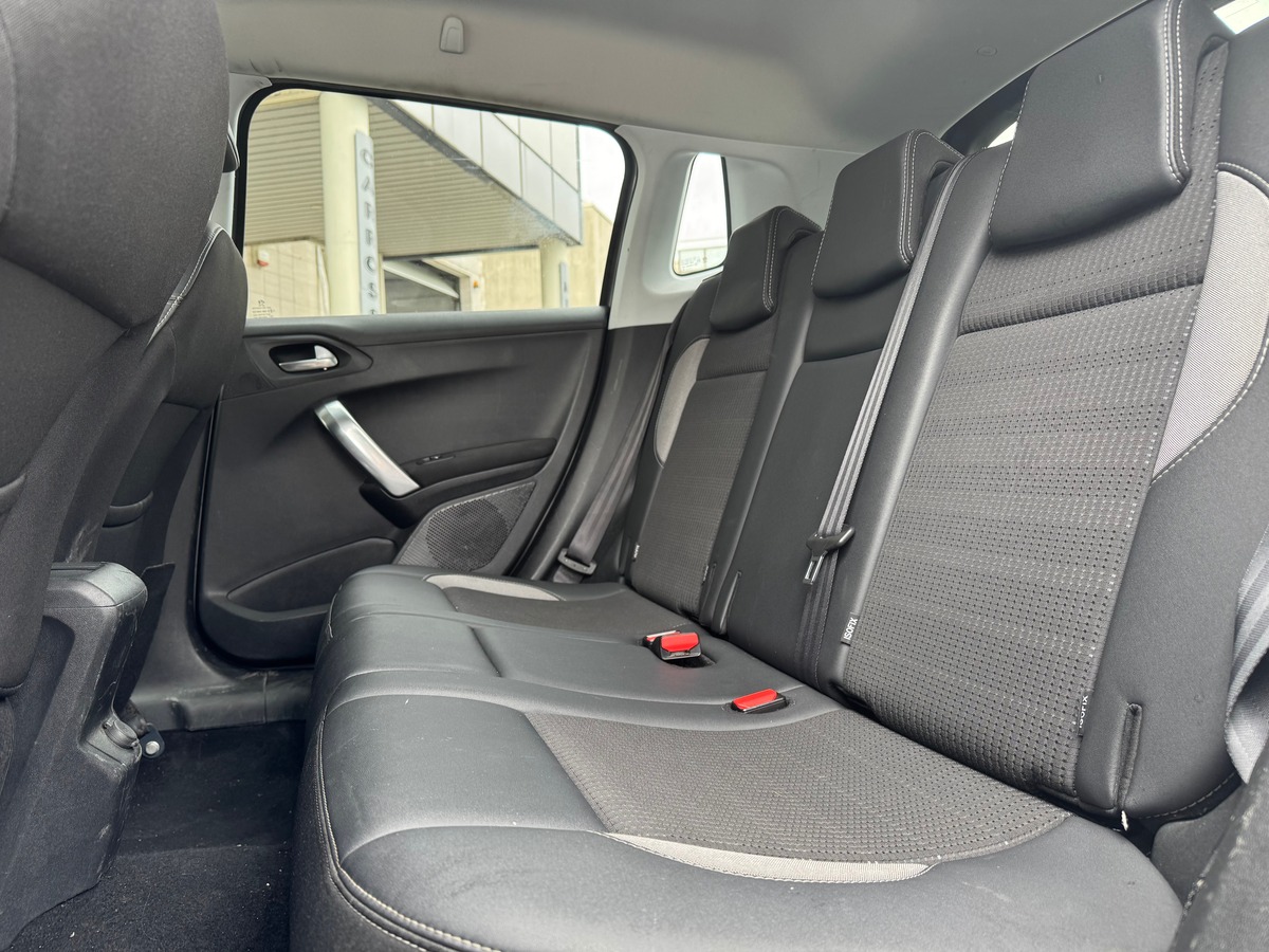 Peugeot 2008 Allure 1.2 THP EAT6 S&S 130 cv Boîte auto