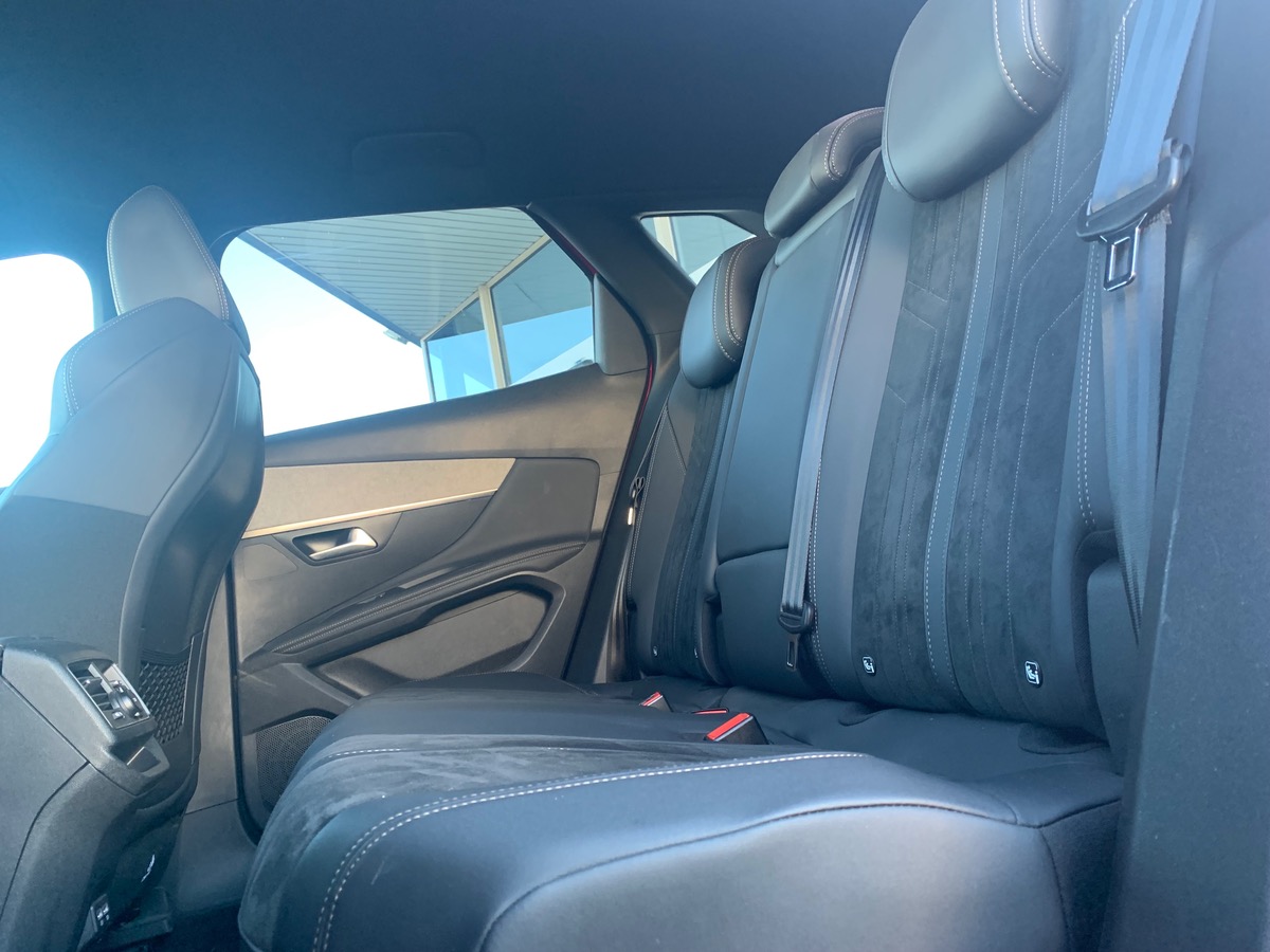Peugeot 3008 130 ch | GT | Pack Alcantara | Pack City 2 | Hayon Motorisé avec accès Mains Libres