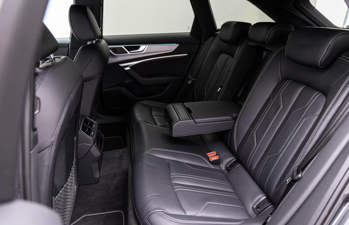 Audi A6 Avant 55 TFSI 340ch S line quattro S tronic 7/Caméra/Matrix/VO allemand/Malus 8700e