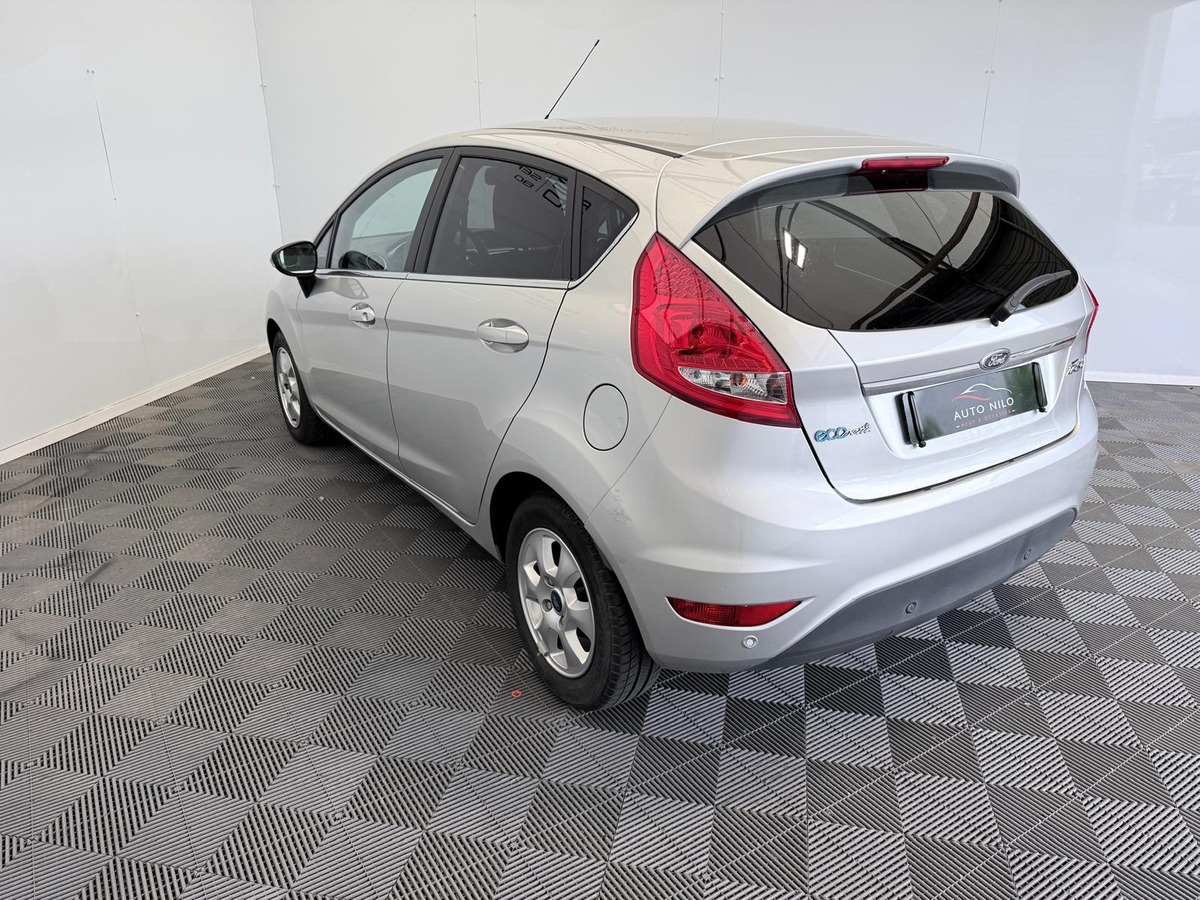 Ford Fiesta 1.6 TDCI 95   Titanium  Première main