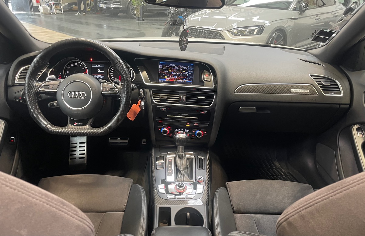 Audi RS4 AVANT V8 4.2 FSi 450 S-TRONIC7 - TOIT OUVRANT / LIGNE MILTEK - SUIVI CONSTRUCTEUR