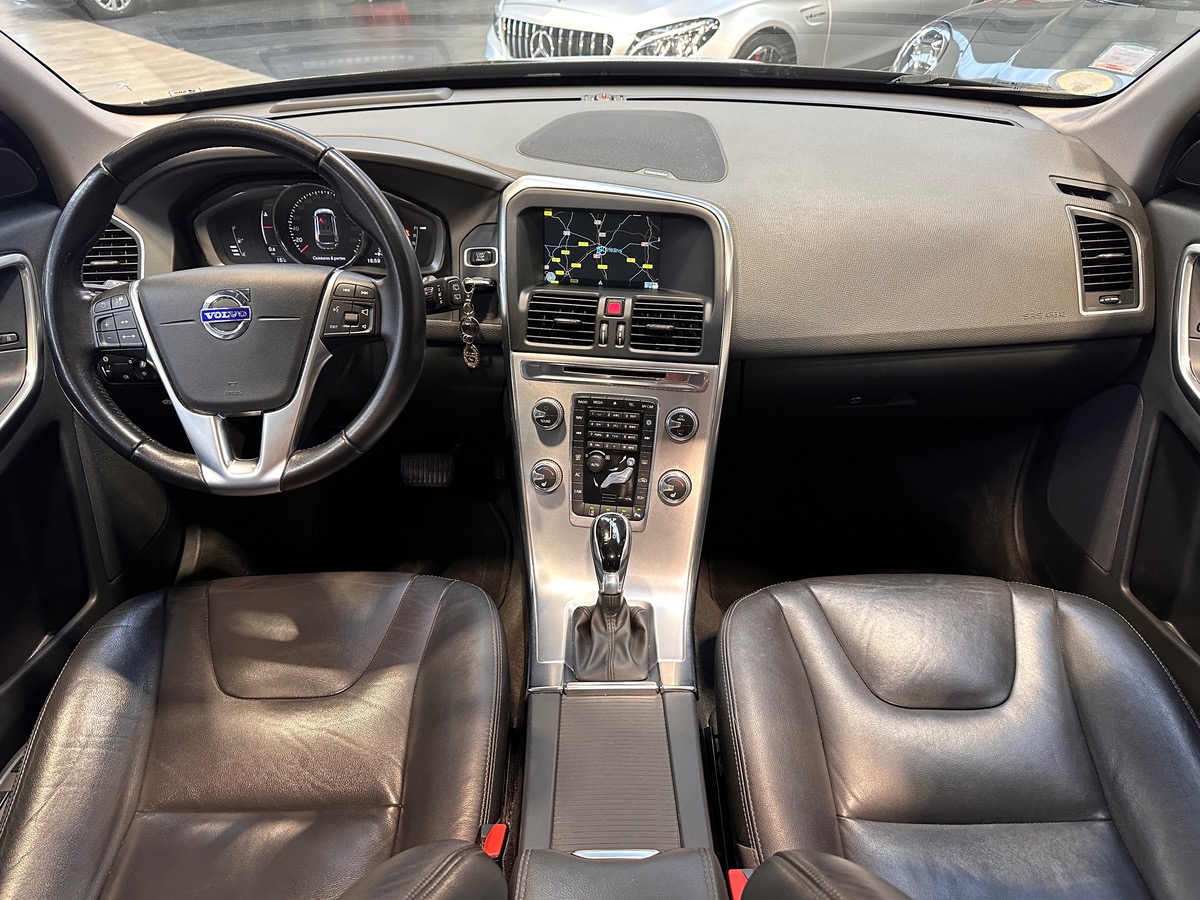 Volvo XC60 D4 2.0L 190 cv XENIUM Geartronic - Toit ouvrant / Hifi HK / Caméra