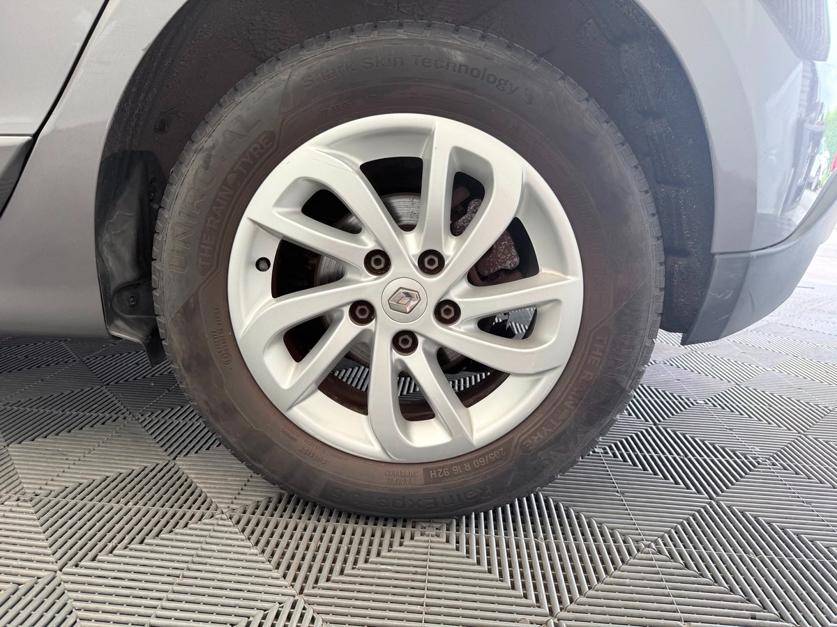 RENAULT Scenic 1.5 DCI 110 DYNAMIQUE EDC ( bva )