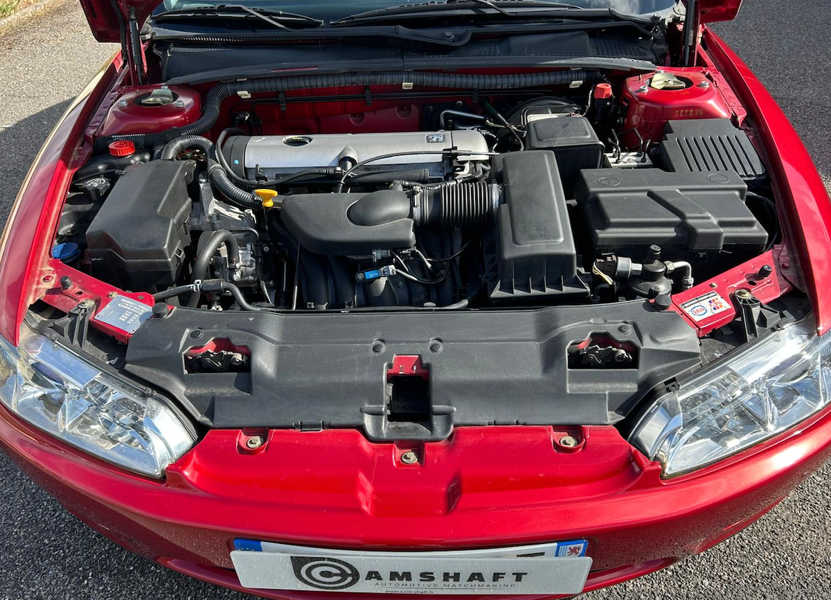 Peugeot 406 Coupé 2.0 16s (135 ch)