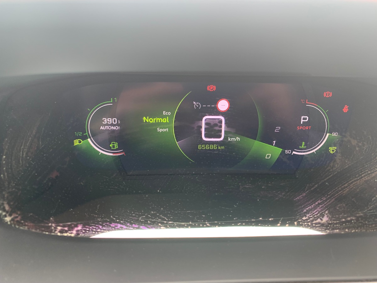Peugeot 2008 130 chevaux | GT Line | Toit ouvrant panoramique | Apple car Play | Attelage