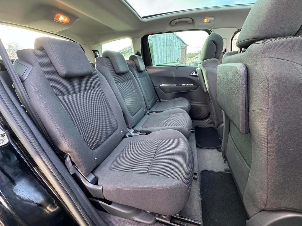 Peugeot 5008 1.6 E-HDI 115-7 Places-ALLURE-Boite Automatique-Garantie