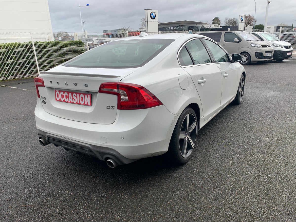 Volvo S60 150 ch | R-design | Attelage amovible | Régulateur vitesse | Radar stationnement arriére