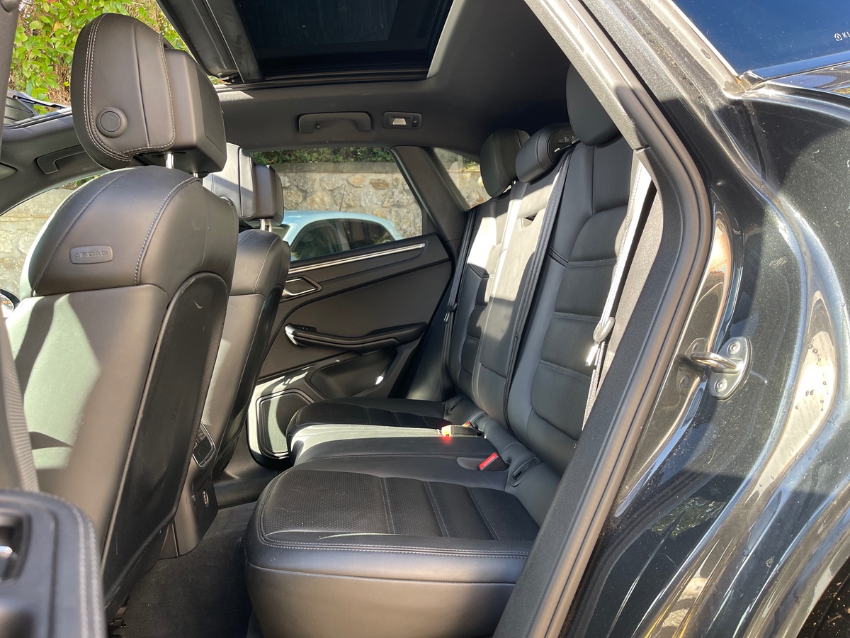 Porsche Macan 2.0 245 CV AWD / Toit ouvrant / Pack Chrono / Pack Black / Intérieur Cuir