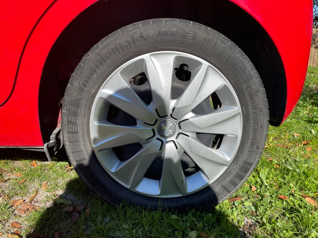 Peugeot 108 1.0 vti 72 ch version STYLE - 1 er main et Historique Complet