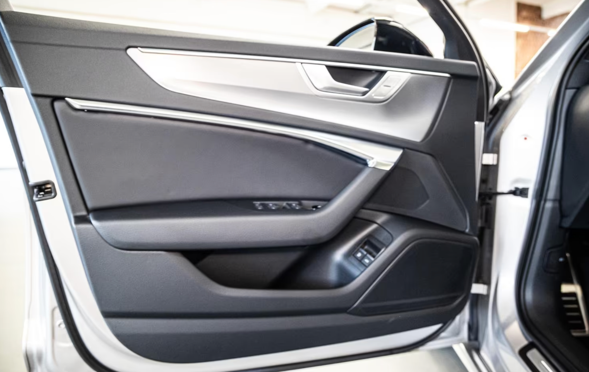 Audi A6 Avant V C8 55 TFSI e 367ch Compétition quattro S tronic 7/VO Allemand/Pas de malus