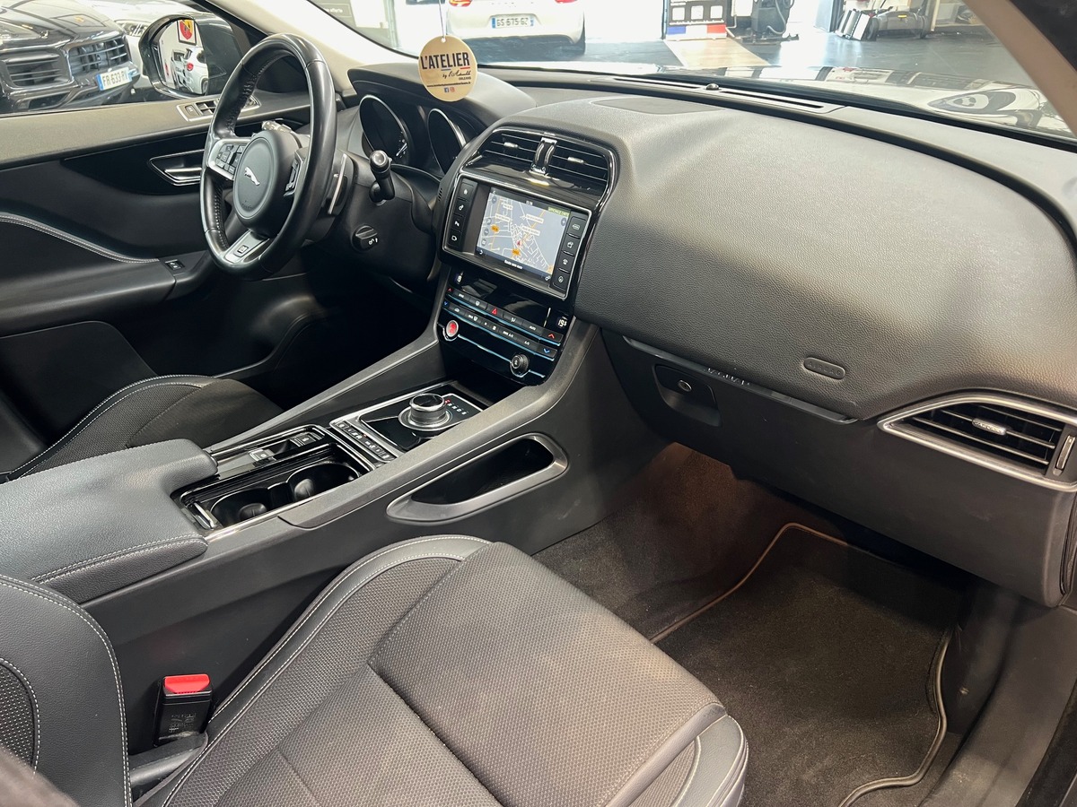Jaguar F-Pace AWD 2.0 D 180 ch R-SPORT BVA8