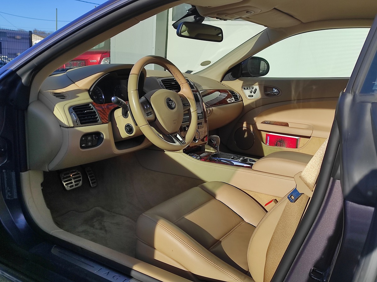 Jaguar XK R 4.2 v8 416cv BVA - 1ère Main - Suivi complet Jaguar