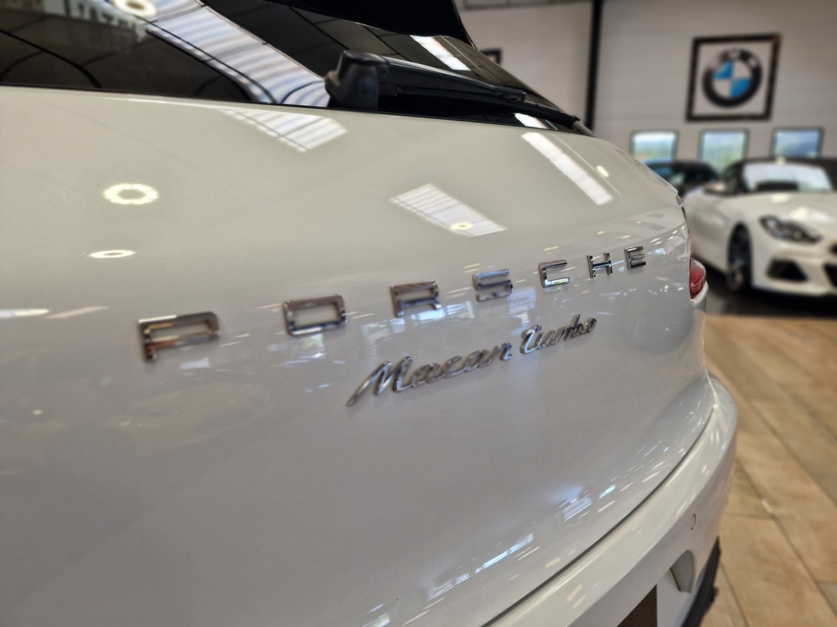 Porsche MACAN TURBO 400cv TOIT OUVRANT/ BOSE/ PDLS+ j