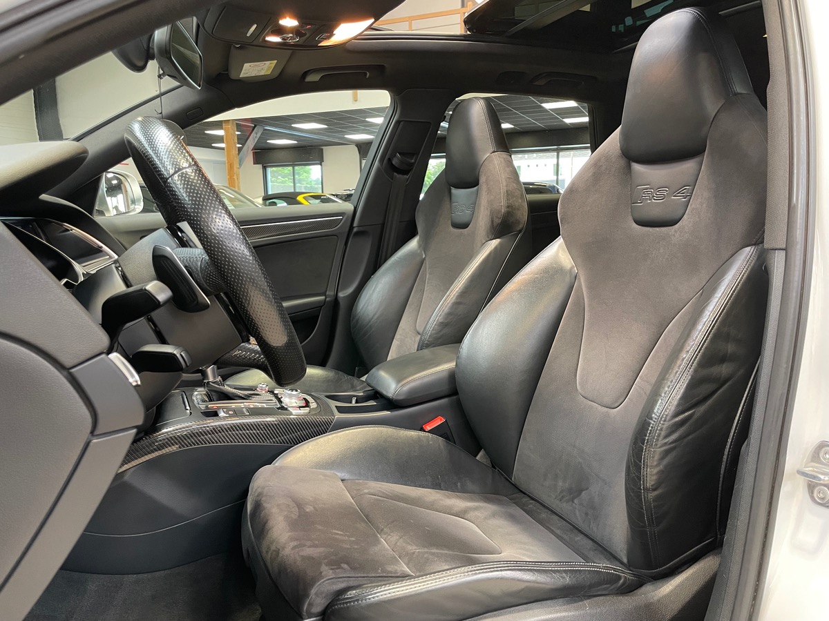 Audi RS4 AVANT V8 4.2 FSi 450 S-TRONIC7 - TOIT OUVRANT / LIGNE MILTEK - SUIVI CONSTRUCTEUR