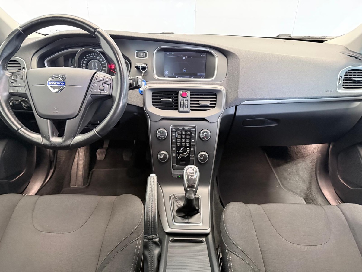 Volvo V40 1.6 D 115  KINETIC Première main