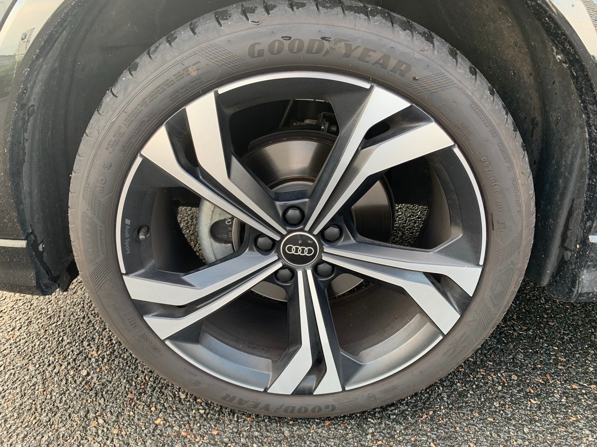 Audi Q3 150 ch | S-Line | Caméra de recul | Apple car Play Android Auto | GPS | Régulateur vitesse