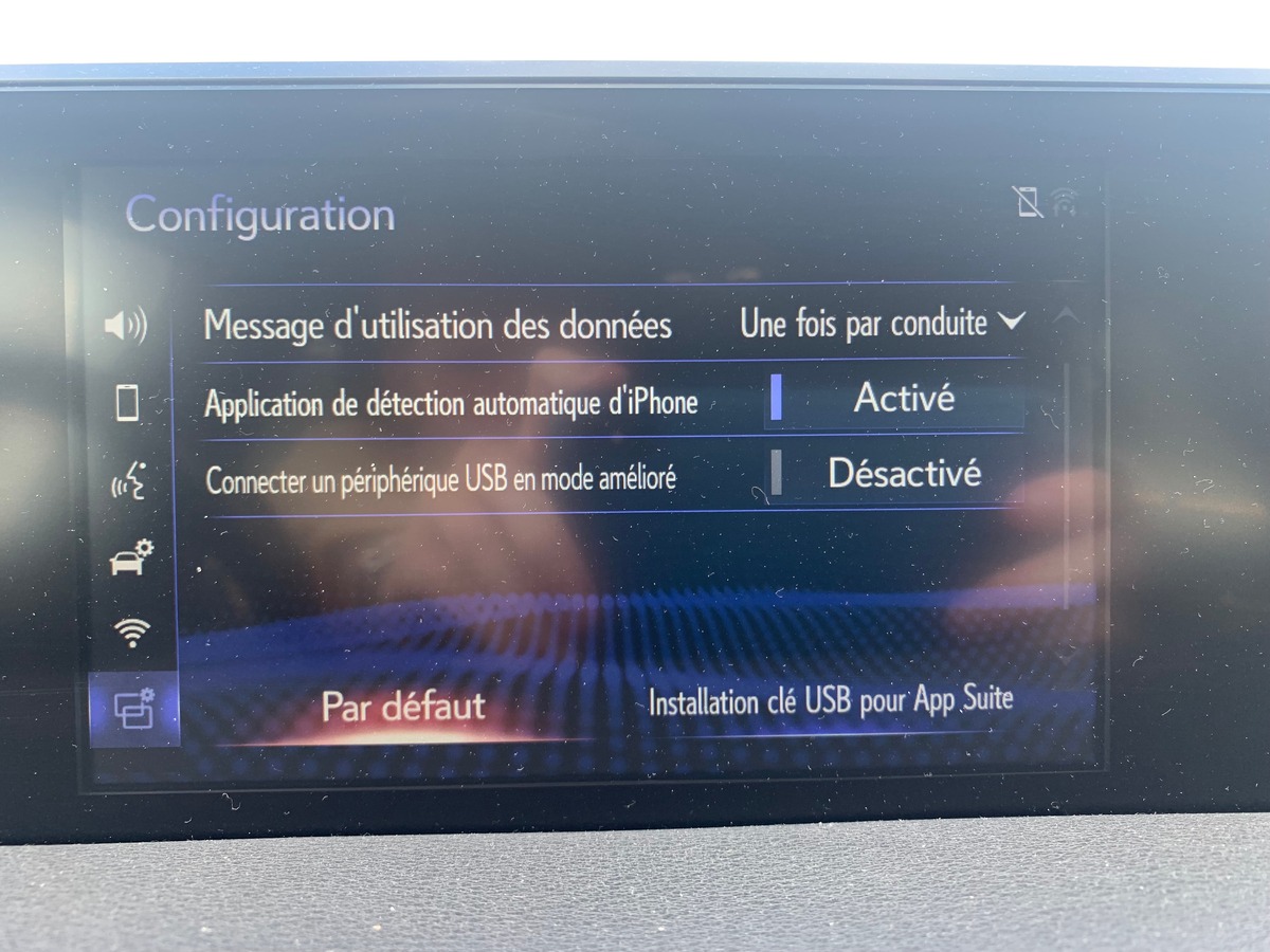 Lexus UX 250 | 184 ch | Pack Confort | Apple car Play | Caméra recul | Régulateur vitesse adaptatif