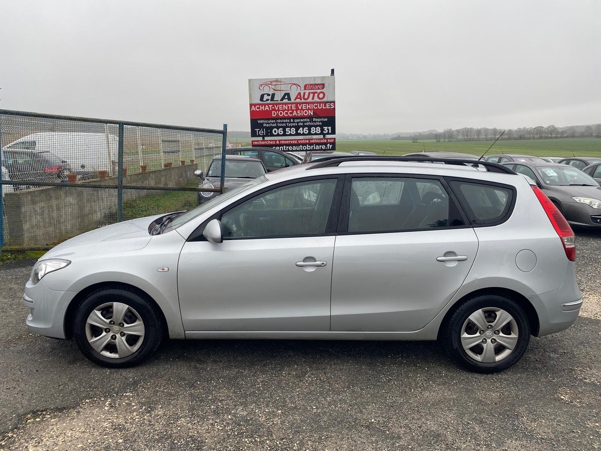 Hyundai i30 1.6 crdi 90cv break 254075km à chaîne nous sommes ouvert ce lundi 14 juillet