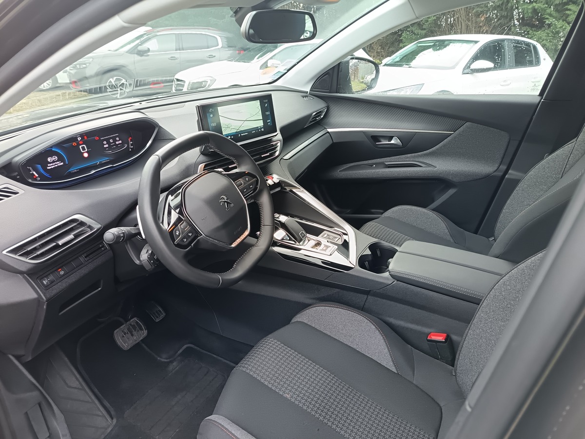 Peugeot 3008 1.5L BLUEHDI 130 CH ACTIVE PACK/ CROCHET D'ATTELAGE/ GTIE 12 MOIS