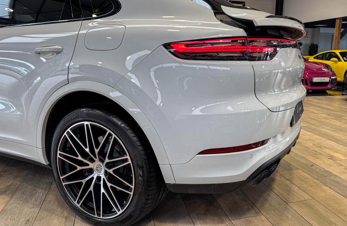 Porsche Cayenne Coupé 3.0 E-HYBRID 462 / CHRONO / SIEGES CHAUFFANTS