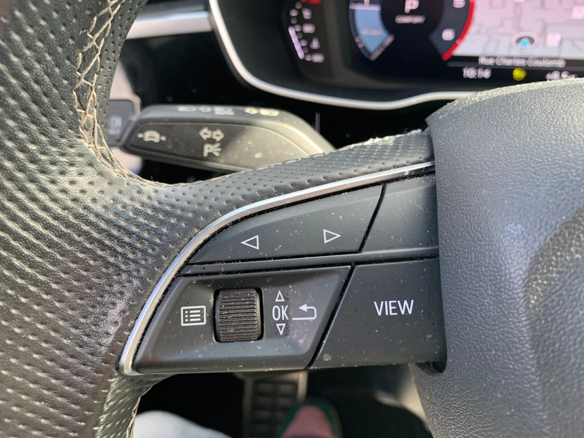 Audi Q3 Sportback 150 ch | S-Line | Caméra de recul | Apple car Play | Coffre assisté électriquement