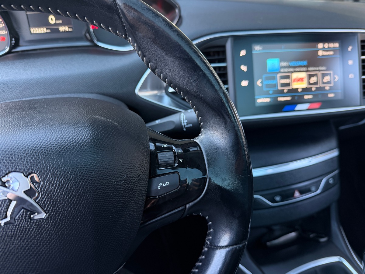 Peugeot 308 II Allure (T9) 1.2 BVM5 110 cv - Distribution OK