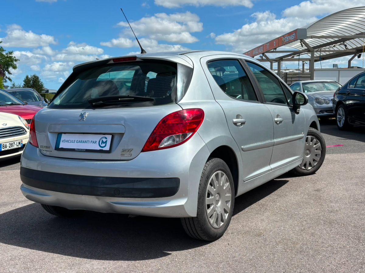 Peugeot 207 1.6 HDI 90 ch 5 portes BVM
