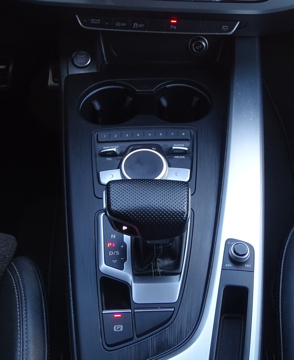 Audi A4 AVANT V (B9) 2.0 TDI 190ch QUATTRO S-LINE PLUS - CARPLAY / Toit Pano / Virtual  S-tronic 7