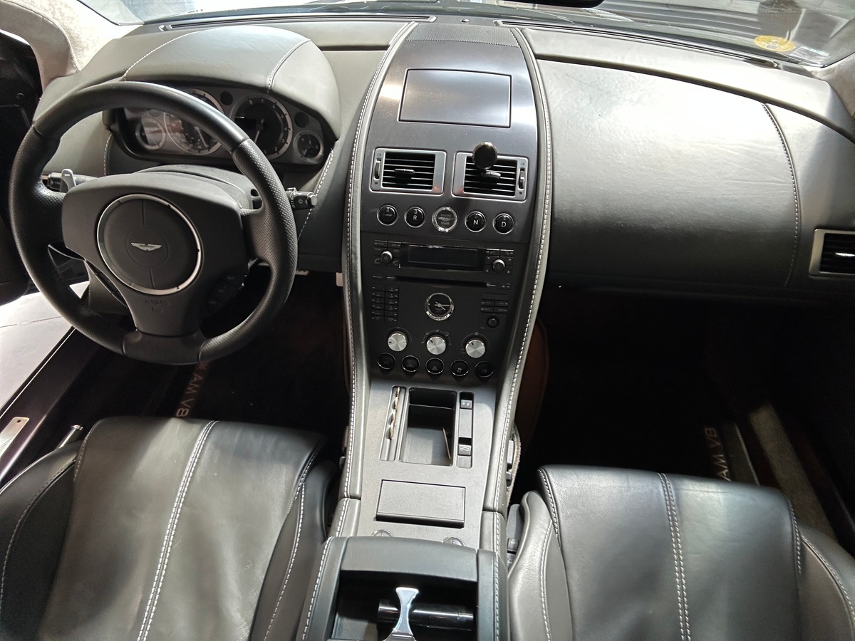 Aston Martin V8 Vantage 4.3 385 cv Boîte auto