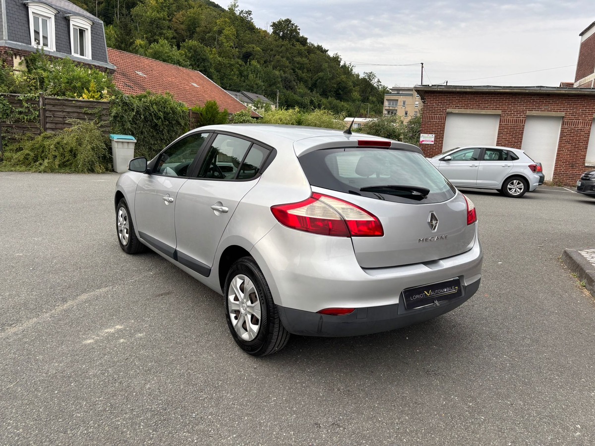 RENAULT Megane III 1.6 E85 110 Expression - Révisée - Garantie
