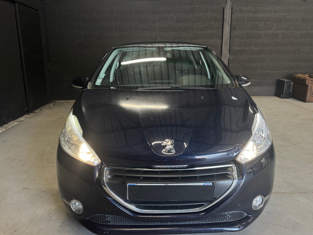 Peugeot 208 Feline / Toit Panoramique