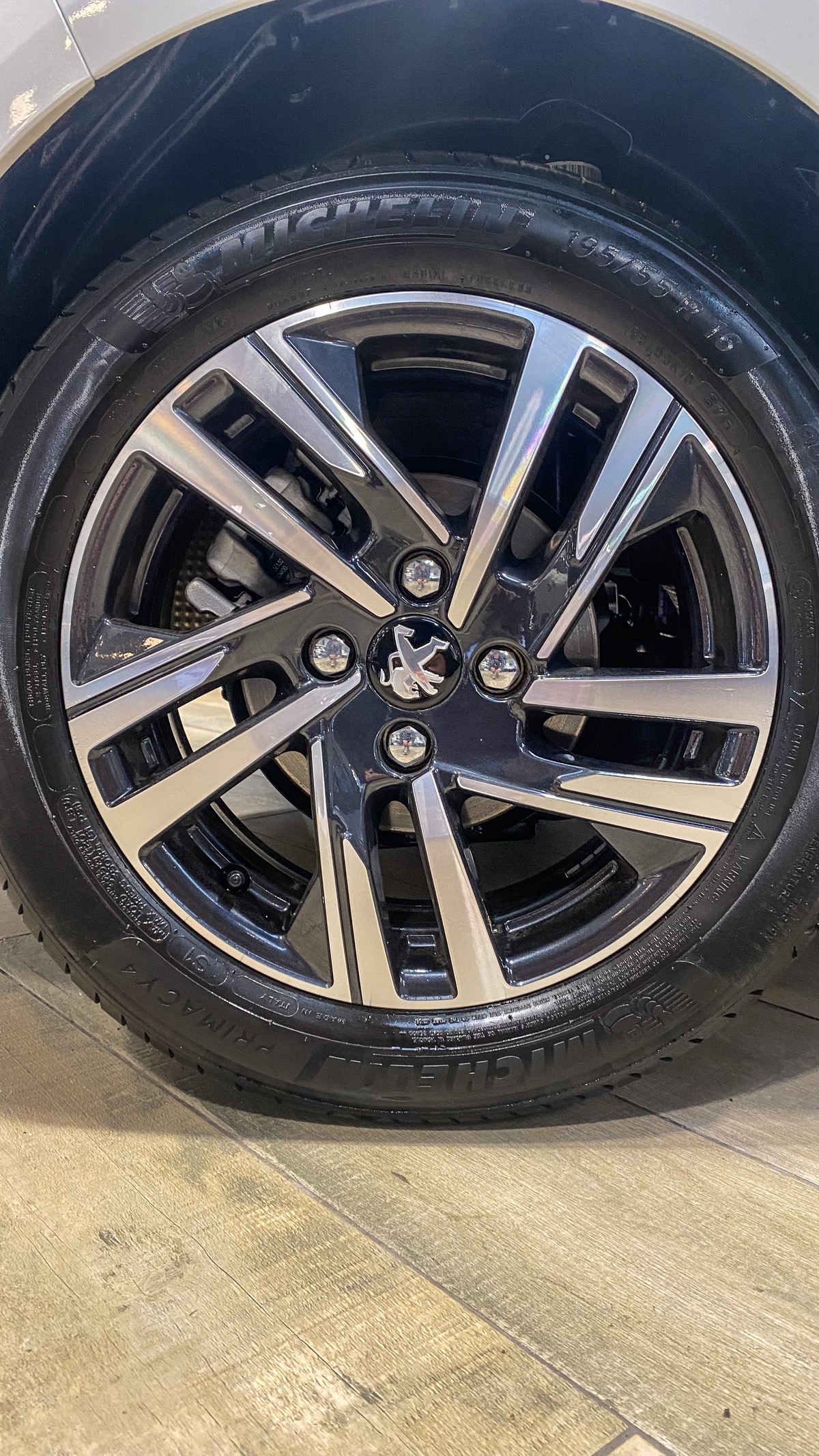 Peugeot 208 1.2 PURETECH 100 S&S EAT8 ALLURE A