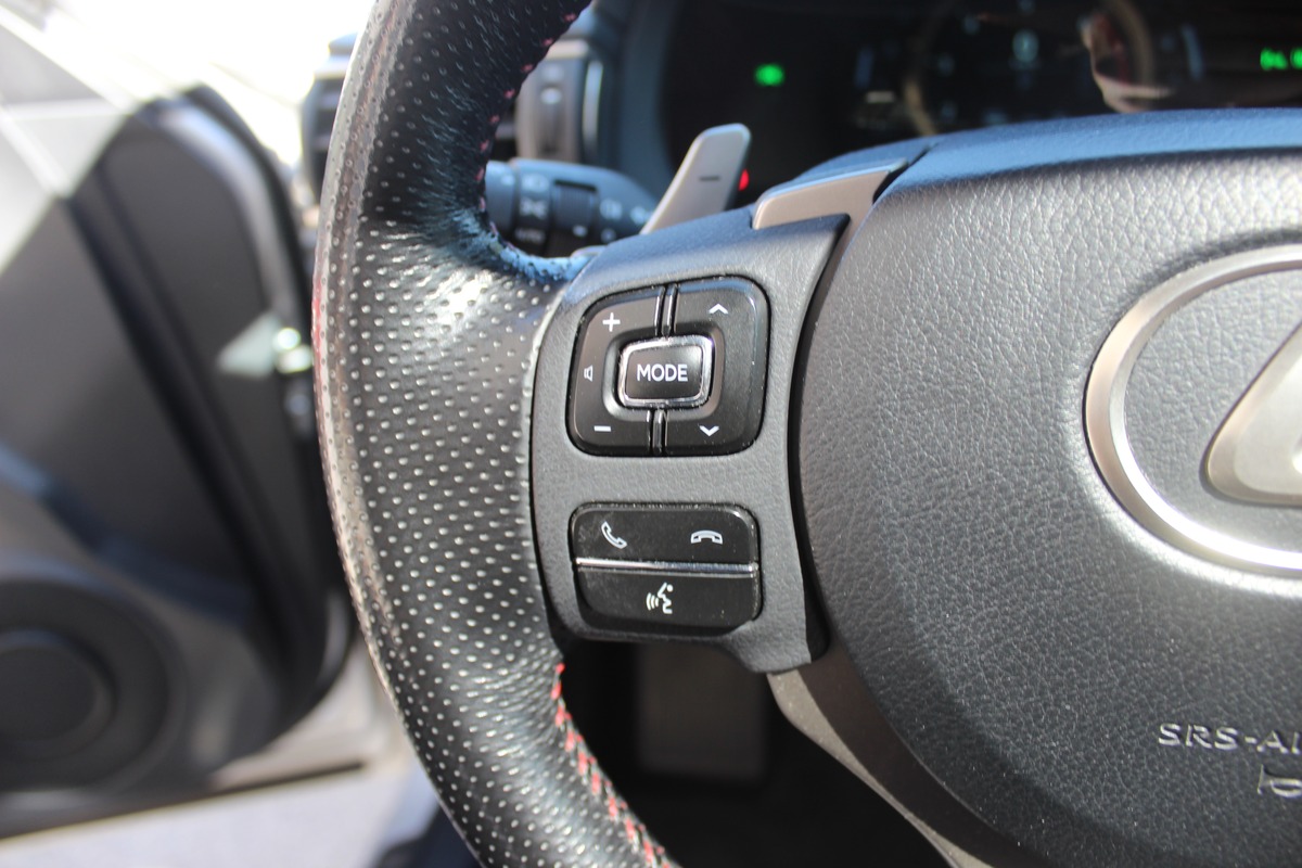 Lexus IS III (2) 300H F SPORT EXECUTIVE  FULL OPTIONS + CARPLAY / ENTRETIEN LEXUS / 2ème MAIN