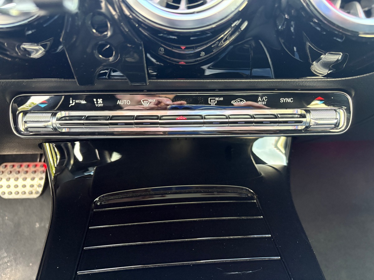 Mercedes Benz CLA 200 d AMG LINE