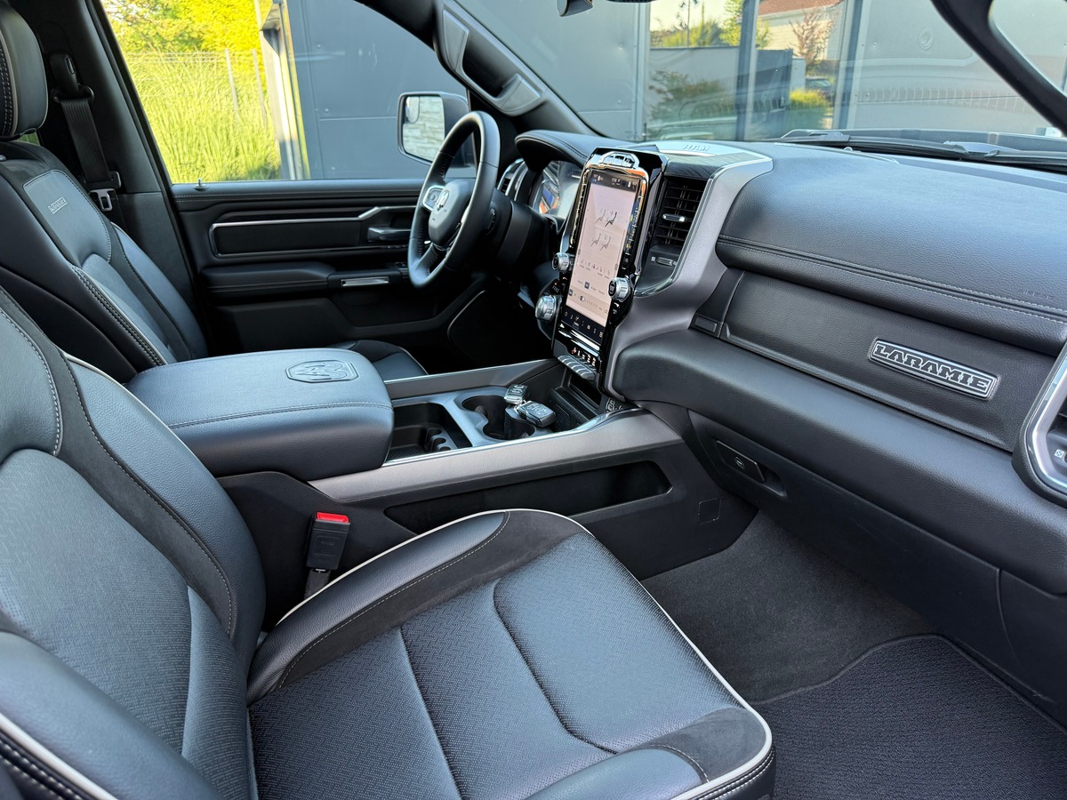 Dodge RAM 1500 LARAMIE SPORT NIGHT EDITION 402 CH / TVA / CARNET / 21663 KMS