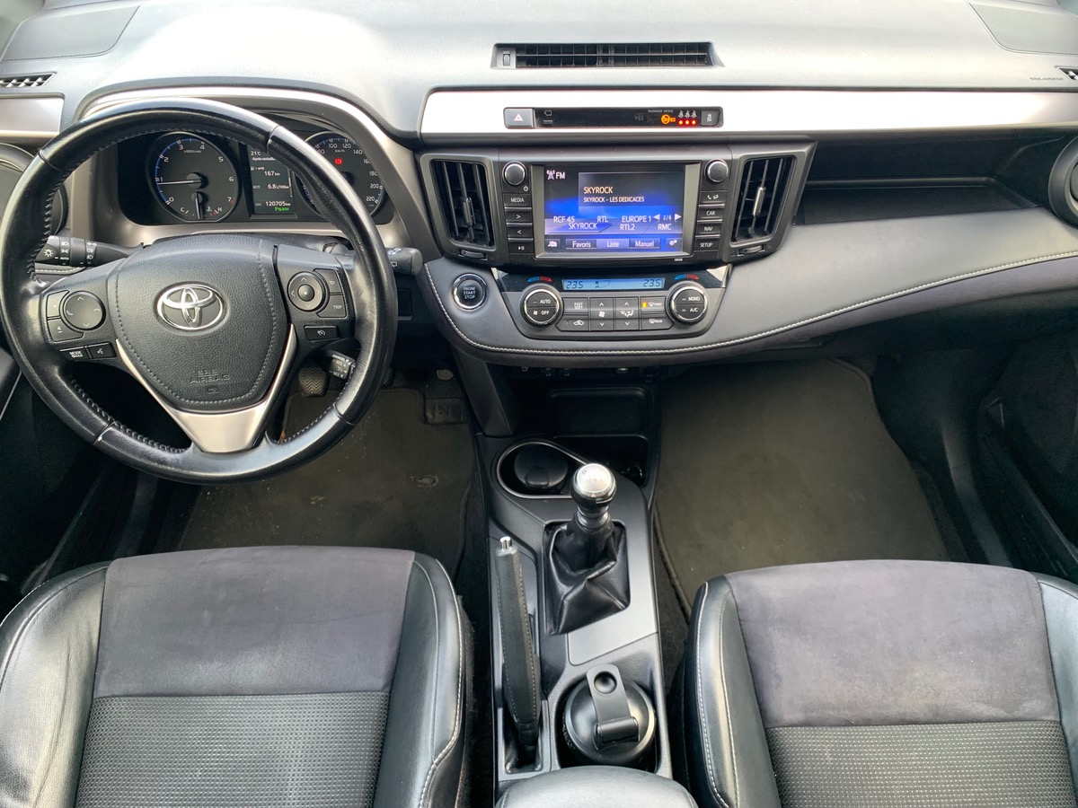 Toyota RAV4 143 | DESIGN | D-4D | 2WD | GPS | Caméra recul | Sièges avant sport | Régulateur vitesse