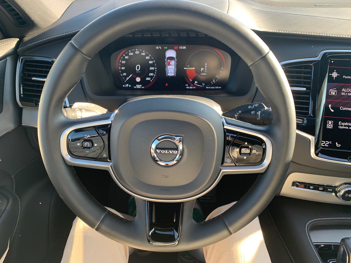 Volvo XC90 388 | R-DESIGN | Pack Prestige | Attelage | Toit ouvrant Panoramique | Caméra de recul