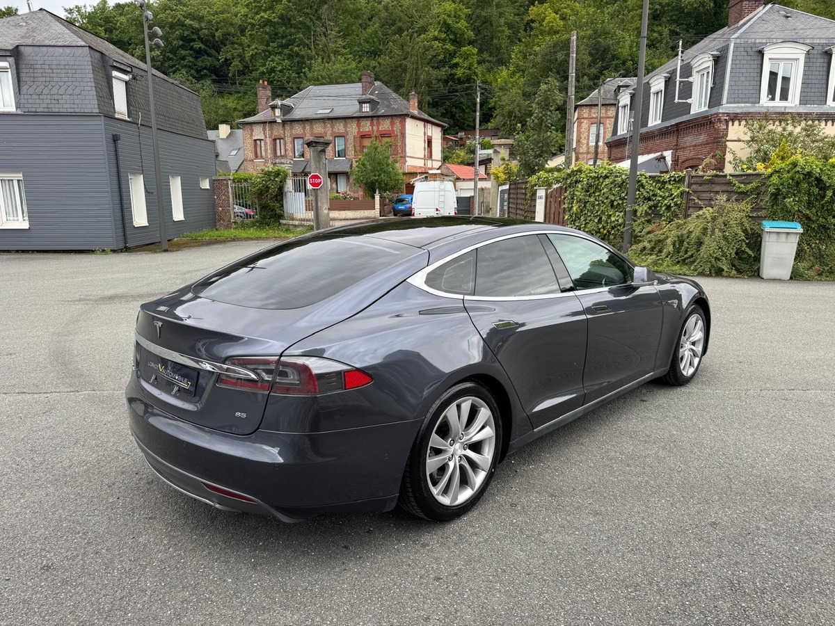 Tesla Model S 85 367CV 7 places - Recharge gratuite à vie