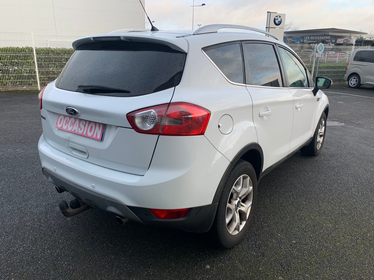Ford Kuga 140 | TREND | Radar de stationnement avant arriére | Attelage | Climaisation | Jantes 17''
