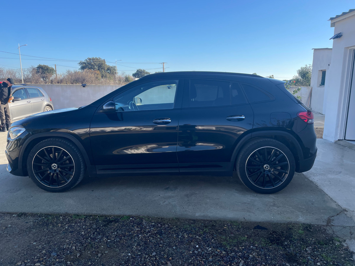 Mercedes Benz GLA 200 AMG