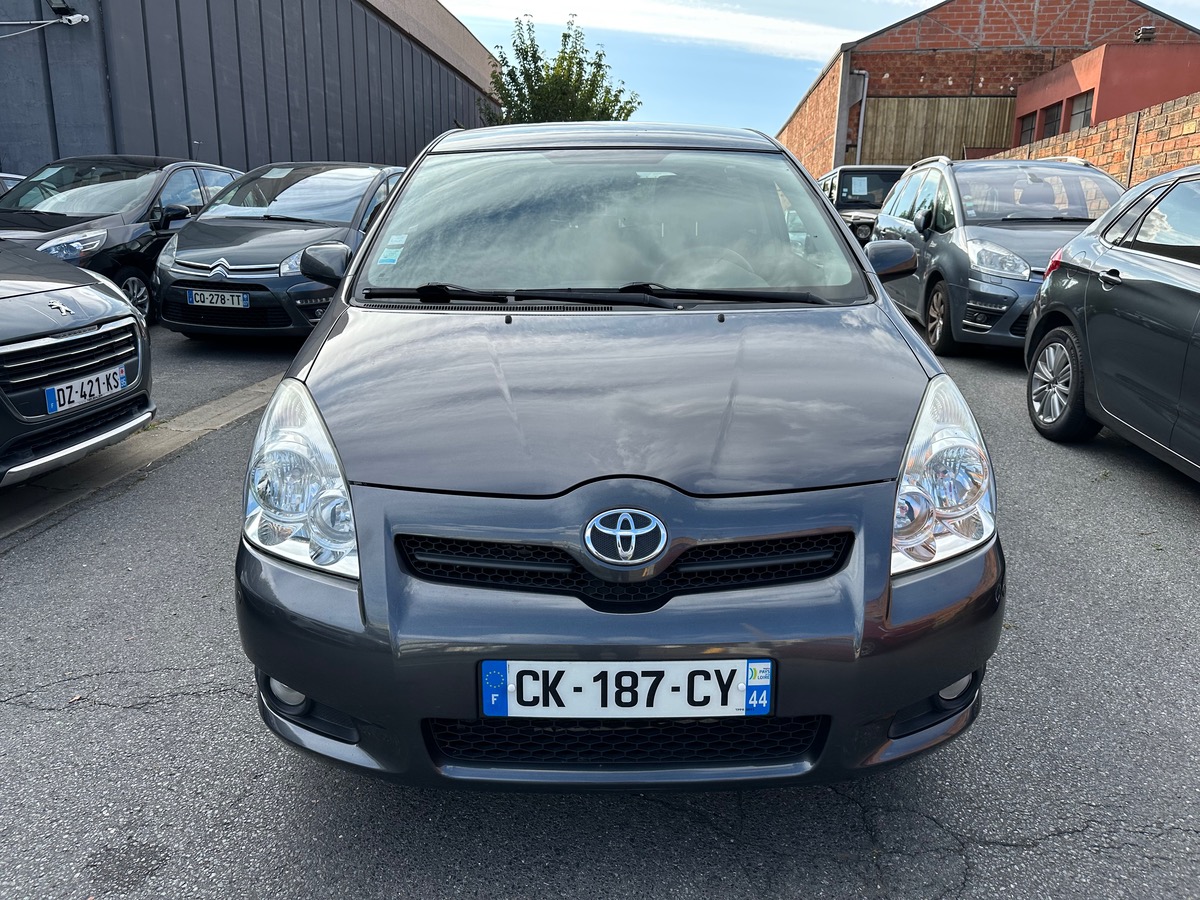 Toyota Verso 2.0 D-4D 136 CV 4X san frais 