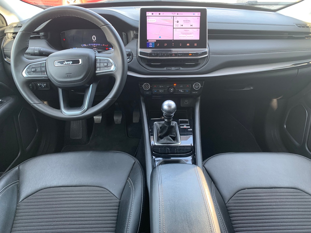 Jeep Compass 130 | (2) 1.6 MJET | Night Eagle | Attelage | GPS | Régulateur vitesse | Apple car Play