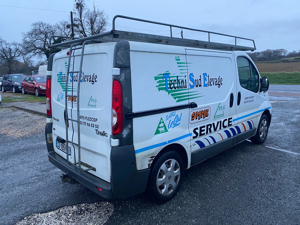 RENAULT Trafic 2.0 dci 90cv aménager bois 