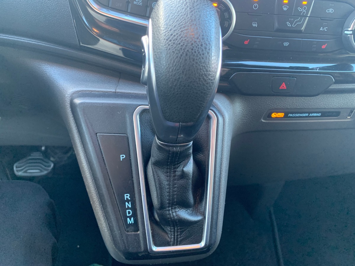 Ford TRANSIT CUSTOM 170 ch | 5 Places | TVA Récupérable