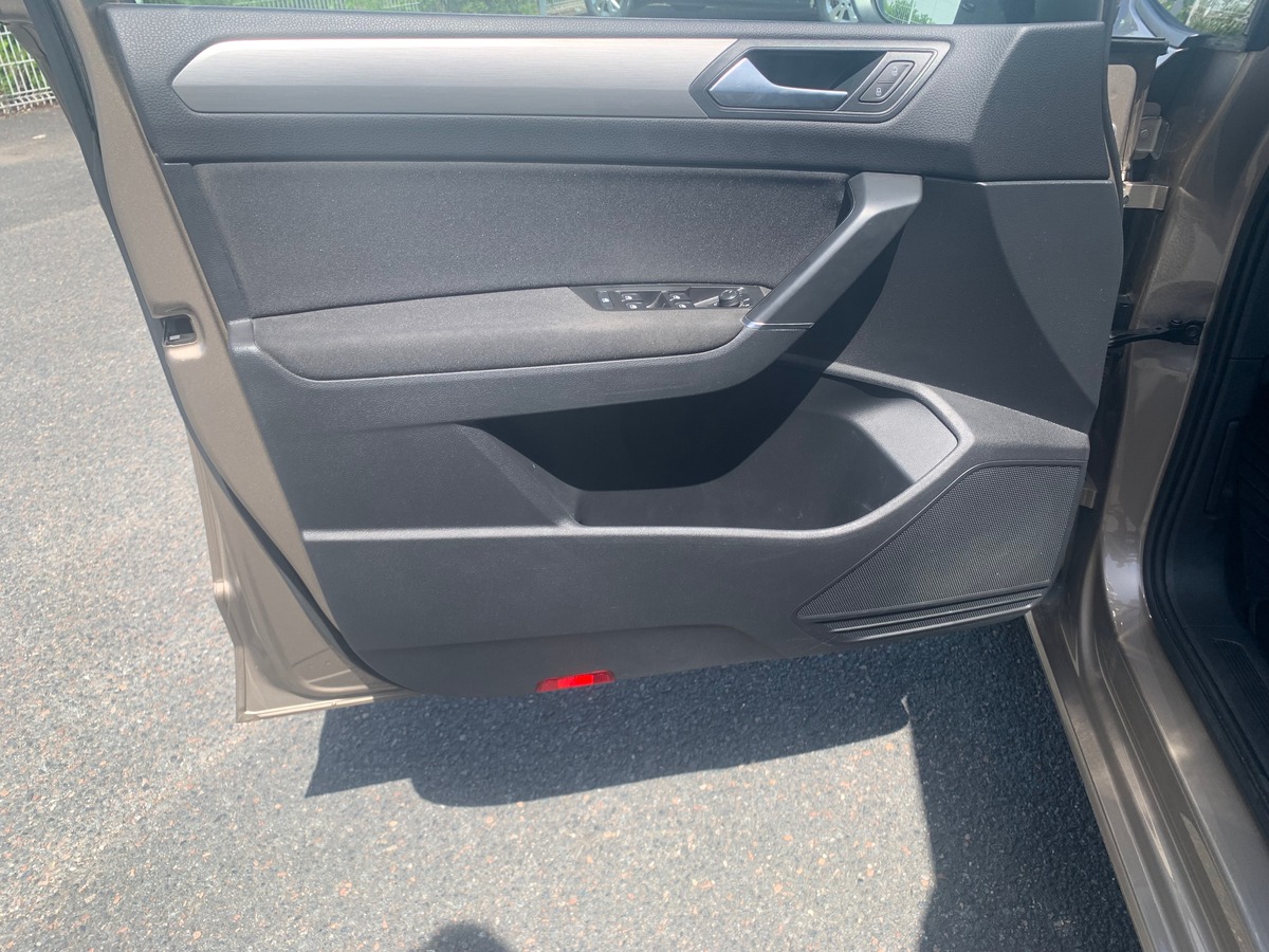 Volkswagen Touran 115 | Confortline | Caméra recul | Régulateur vitesse adaptatif | Apple car Play