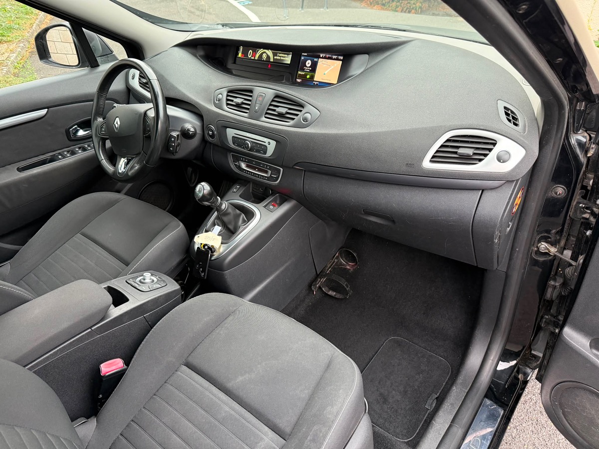 RENAULT Grand Scenic 1.5 DCI 110 CV LIMITED 7 place 1er mains garantie 6 mois