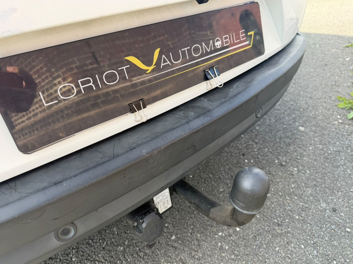 RENAULT Megane III Estate 1.5 dCi BOSE Edition-Crochet d'attelage - Distribution neuve- Garantie