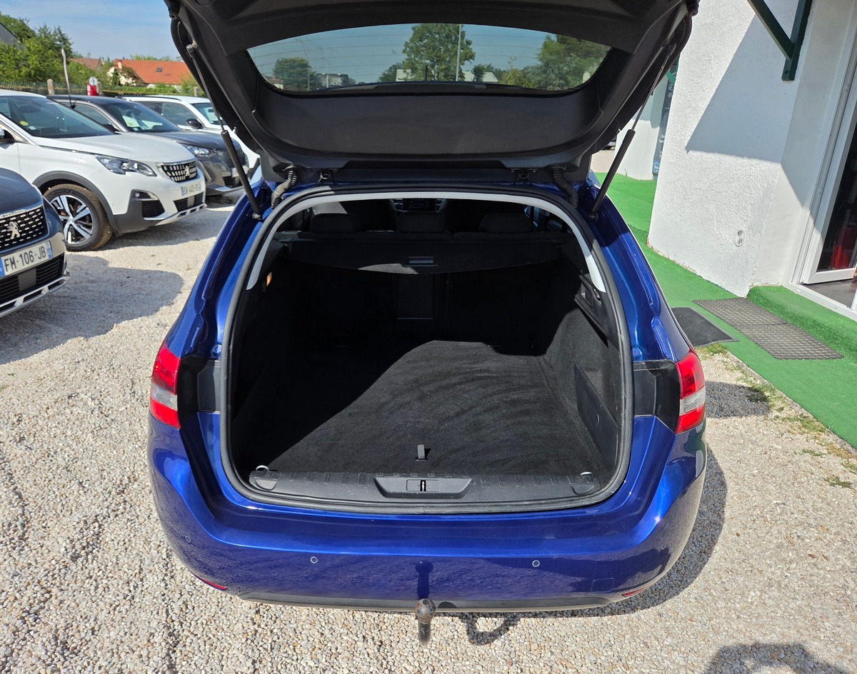 Peugeot 308 SW 1.5 BHDI 130 CV EAT8 PACK ALLURE / TVA RECUPERABLE 8325.00 HT